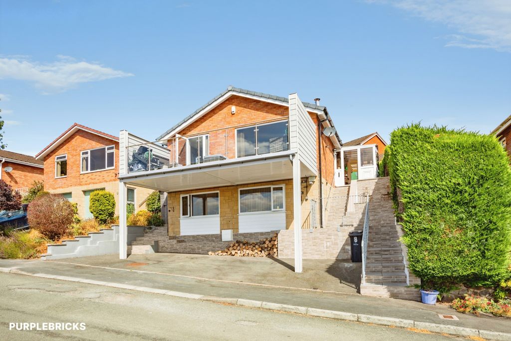 Property photo 1 of 32