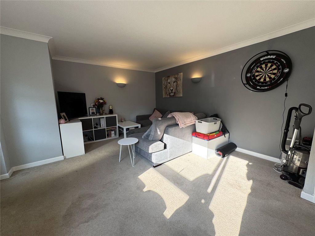 Property photo 3 of 11 Picture No. 12