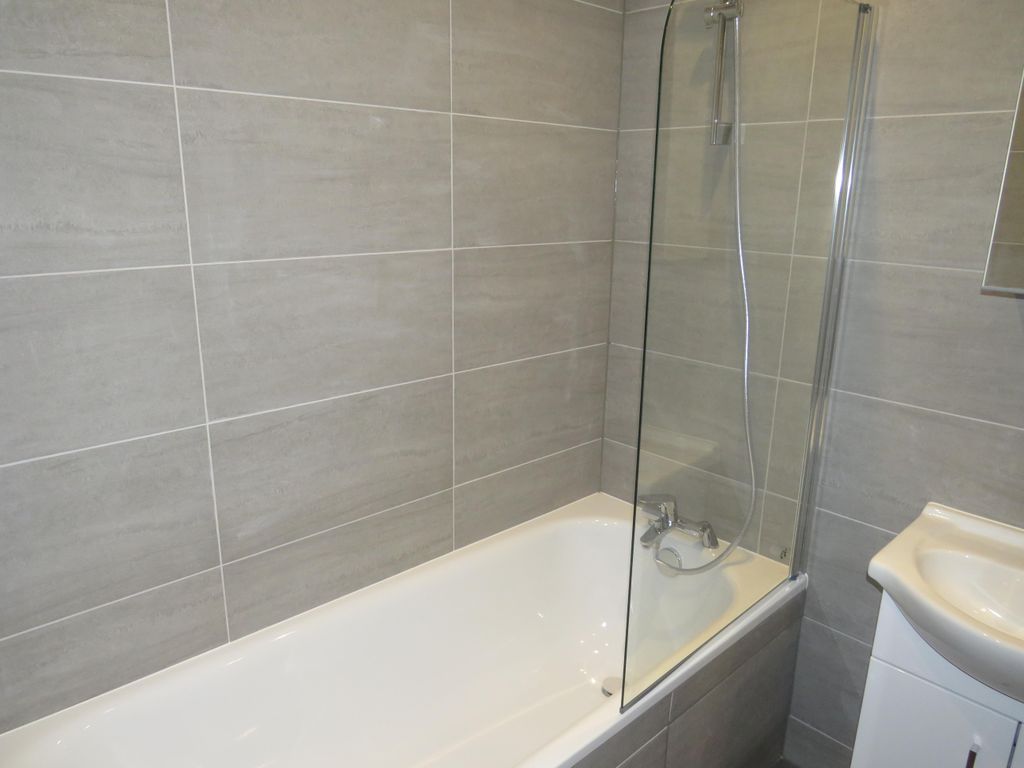 Property photo 1 of 5 Bathroom