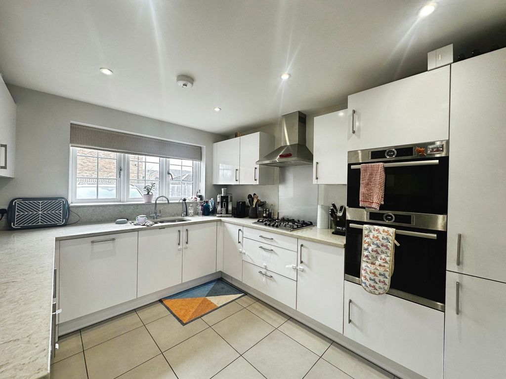 Property photo 3 of 15 Pbox-Img.Jpg