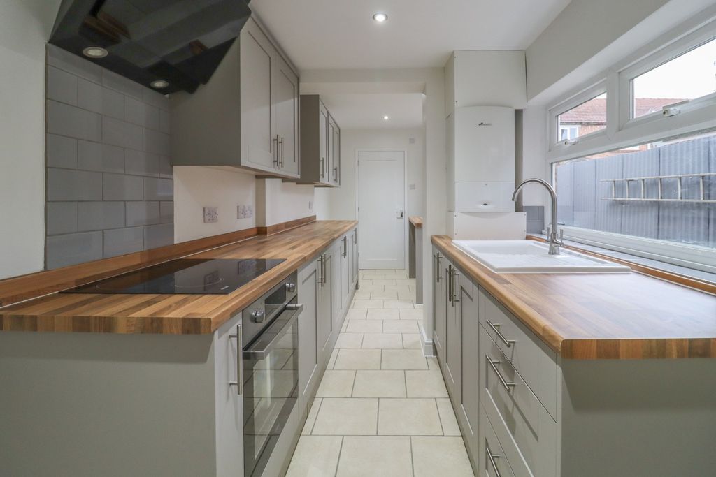 Property photo 2 of 14 4692342