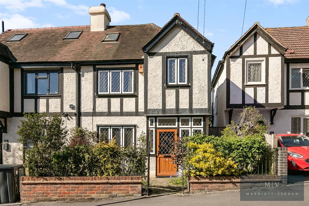 Property photo 1 of 23 Deanfield Gardens 8 MV-26.Jpg