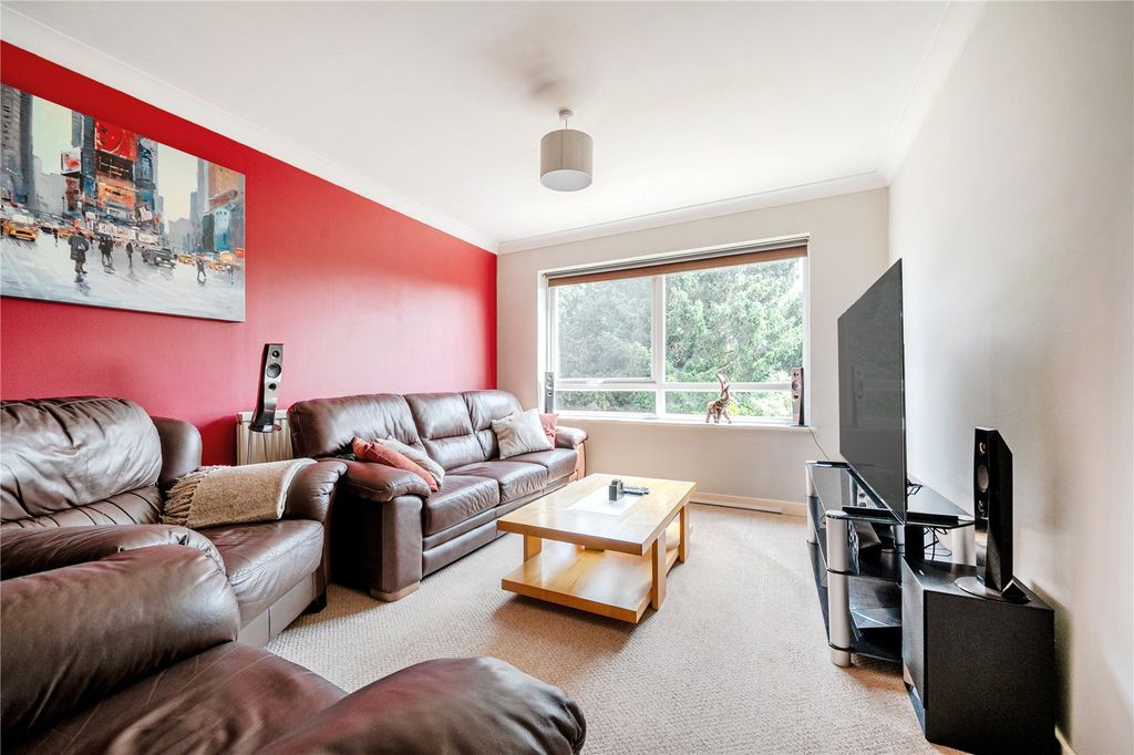 Property photo 2 of 19 Picture No. 30