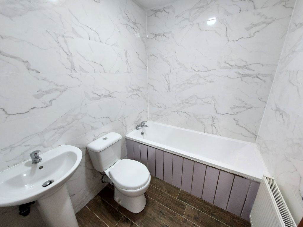 Property photo 3 of 5 Bathroom