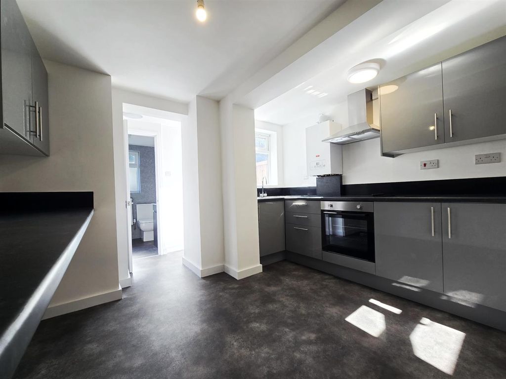 Property photo 2 of 12 0cd2Db25-8Aca-43d8-Acda-Ef8524d9Ff4F-1_All_203975.