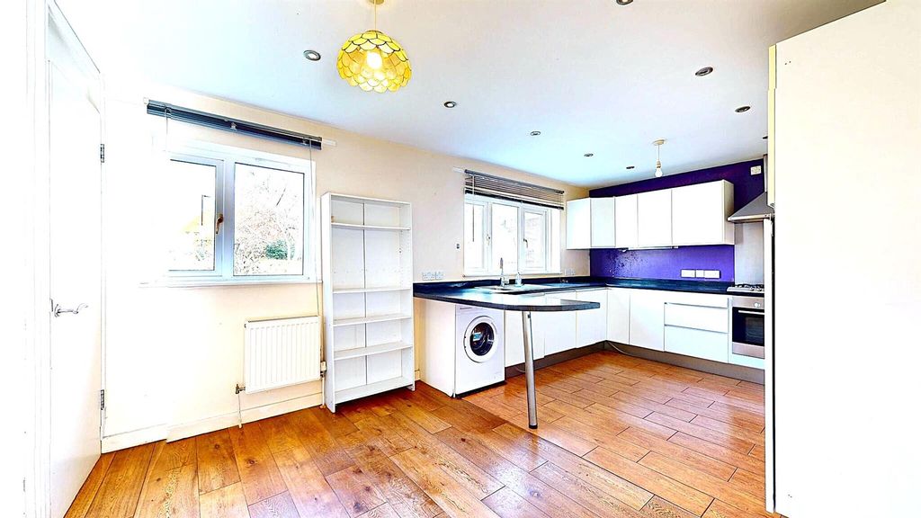 Property photo 2 of 12 67Bf039745960527Fbff40B9_795A7E22Dba7Faf5c380Ad338