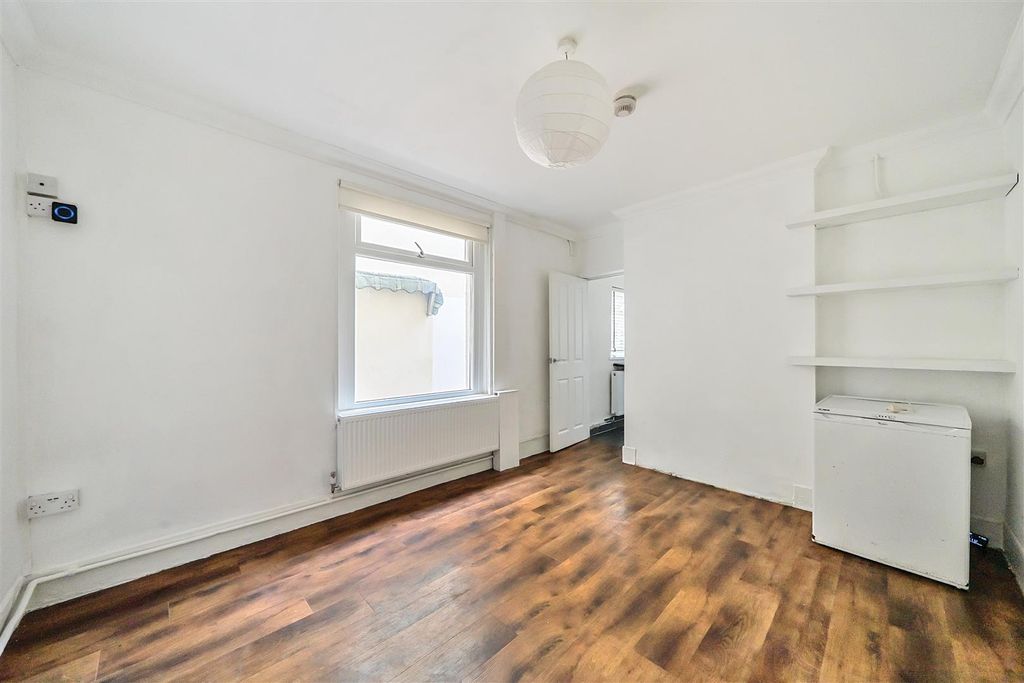 Property photo 3 of 18 1311879-11-684Ae7862Eb27-Arw.Jpg