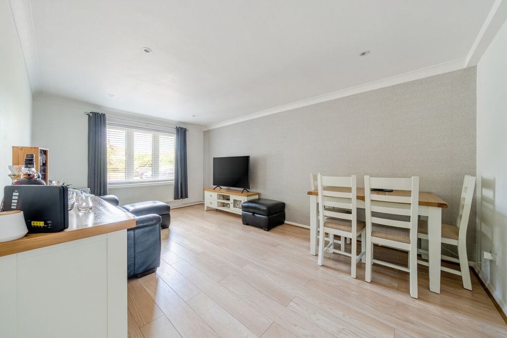 Property photo 3 of 11 1497318-8-6A67269...