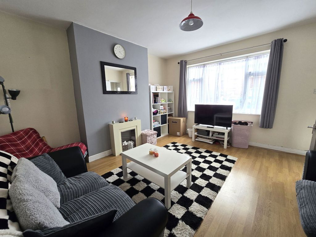 Property photo 2 of 9