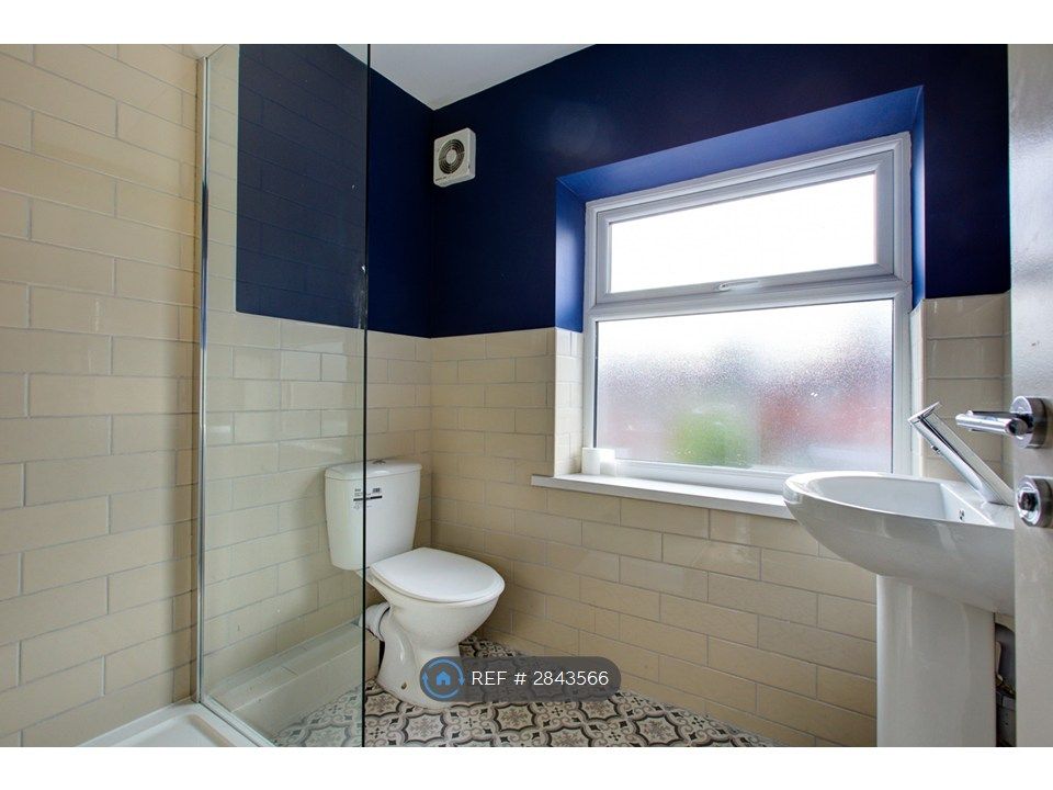 Property photo 2 of 34