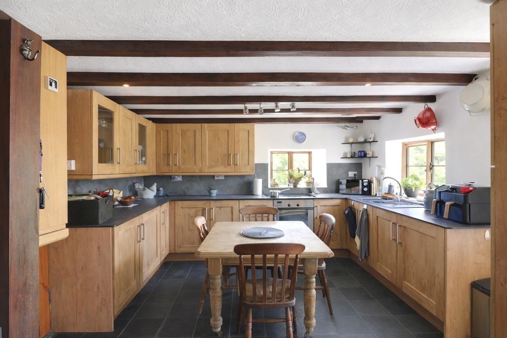 Property photo 2 of 22 2 - Picture No. 48