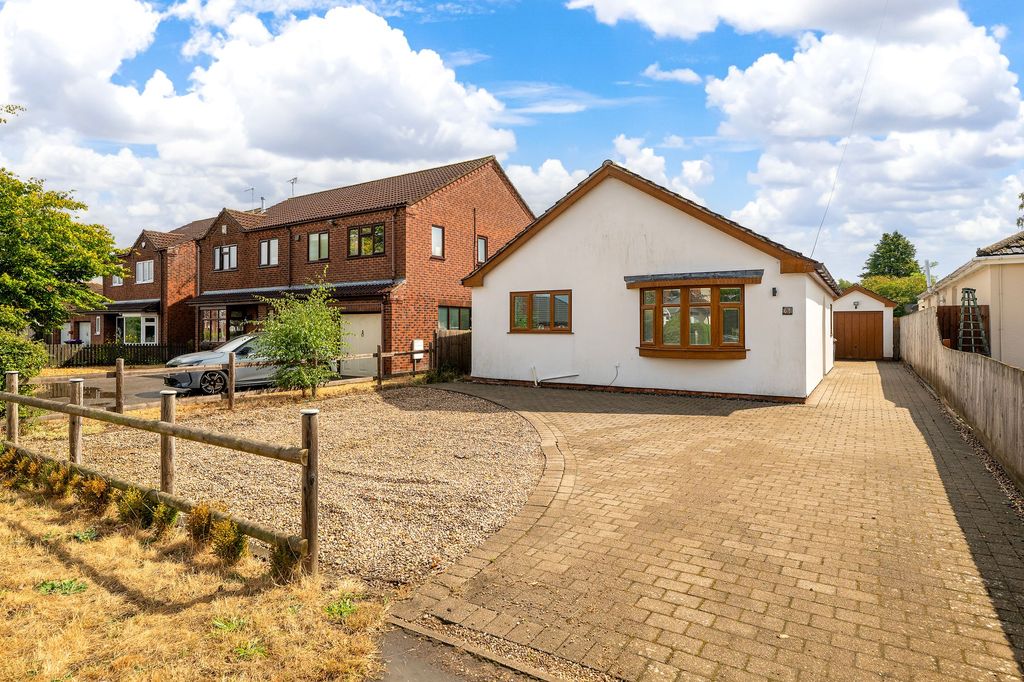 Property photo 1 of 21 Outside