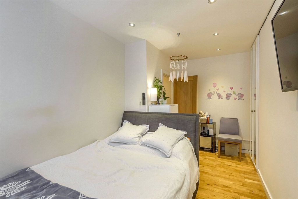 Property photo 3 of 14 Picture No. 05