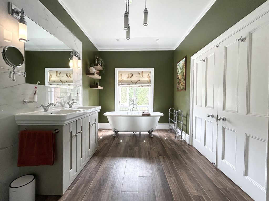 Property photo 3 of 41