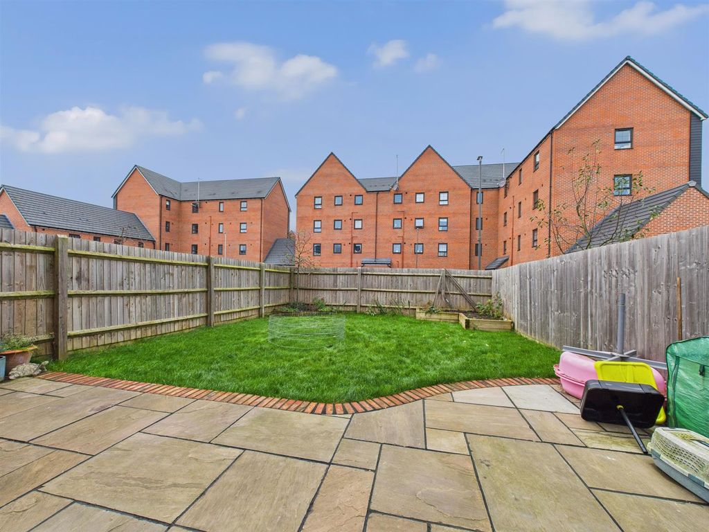 Property photo 2 of 14 Cam02435G0-Pr0090-Still025.Jpg