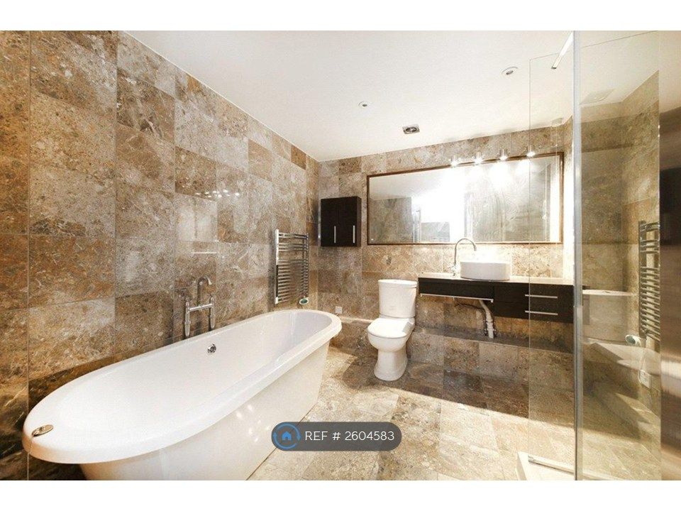 Property photo 3 of 8 Bathroom