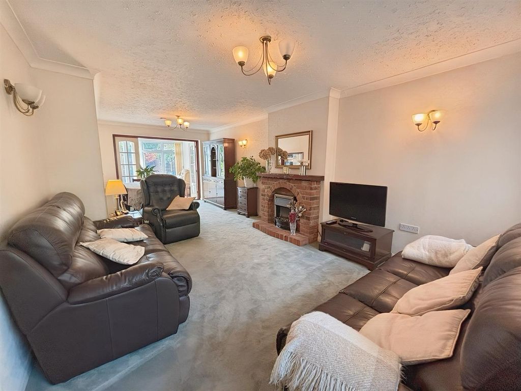 Property photo 3 of 23
