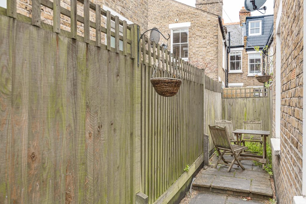 Property photo 3 of 7