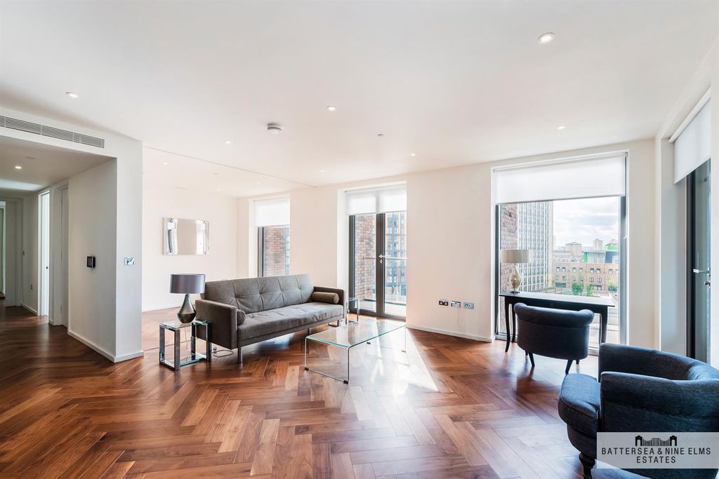 Property photo 2 of 26