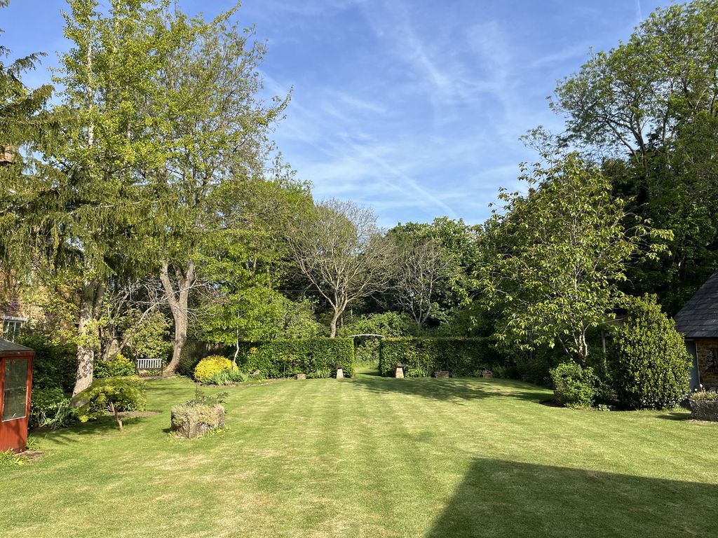 Property photo 3 of 37