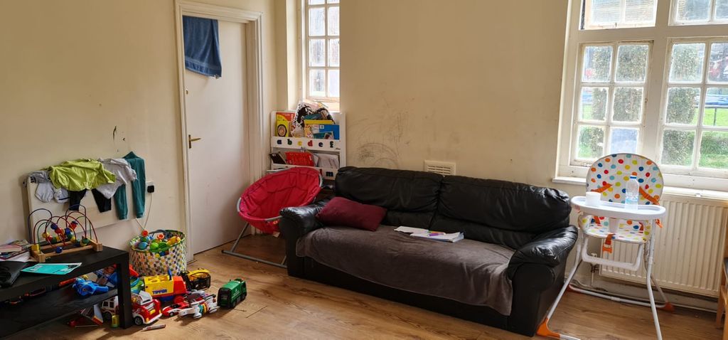 Property photo 3 of 7