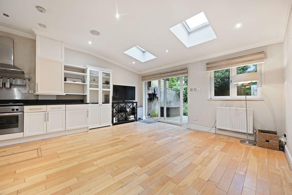 Property photo 3 of 10