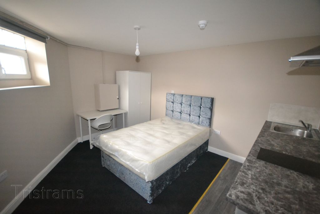 Property photo 1 of 3