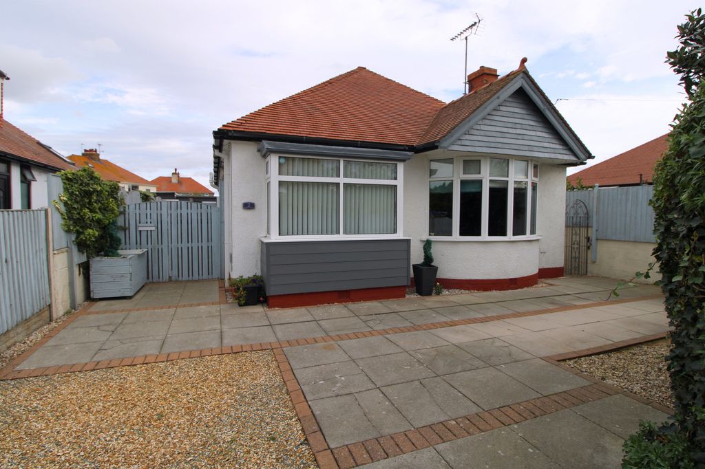 Property photo 2 of 25