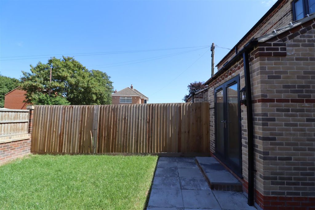 Property photo 3 of 13 Garden