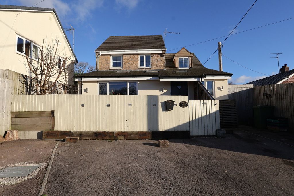 Property photo 3 of 21