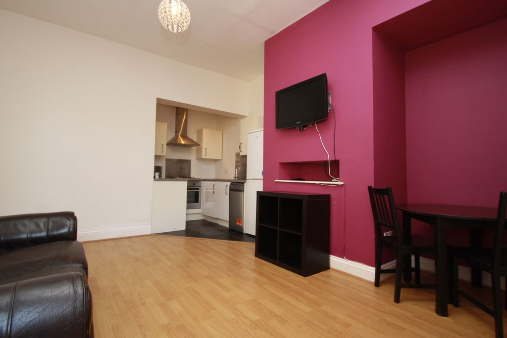 Property photo 3 of 9 Photo 2