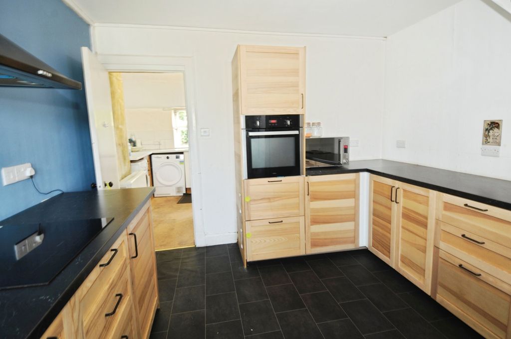 Property photo 2 of 19 Photo