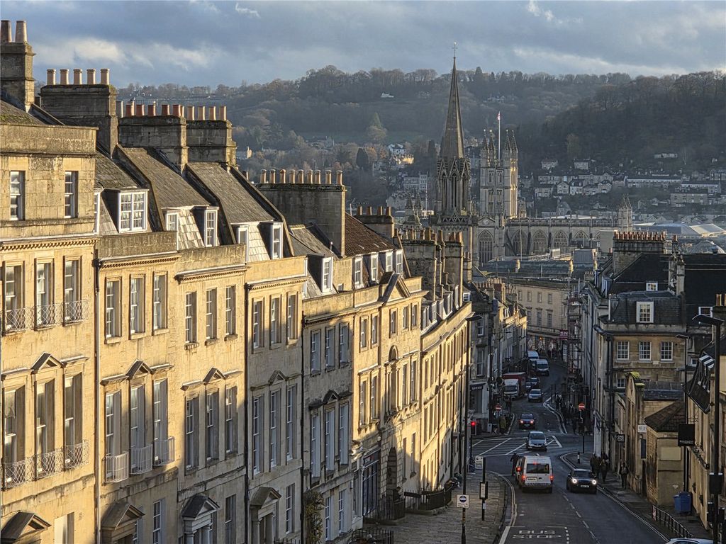 Property photo 2 of 9 Picture No. 15