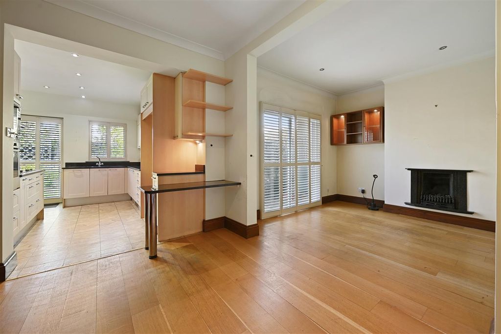 Property photo 3 of 16 13-80d1Gcwt - 25 Herbert Gdns - Reception 3 -Origi