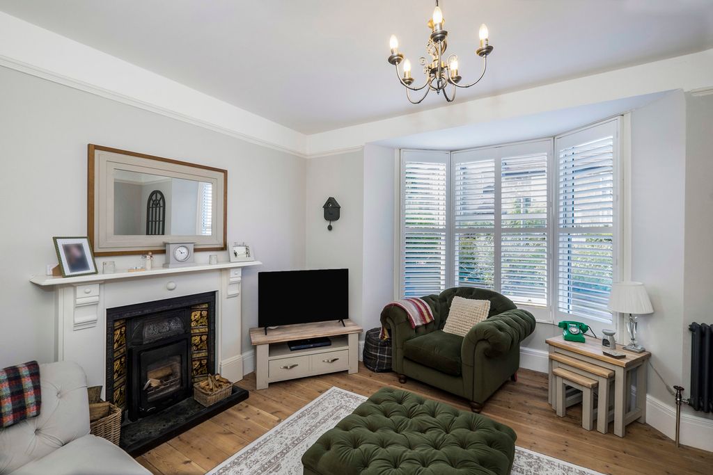 Property photo 2 of 38 Pbox-Img.Jpg