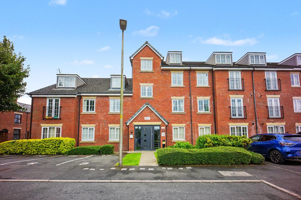 Property photo 1 of 20 Apartment 11, 80 Priestfields, Leigh, Lancashire Wn7 2Rx