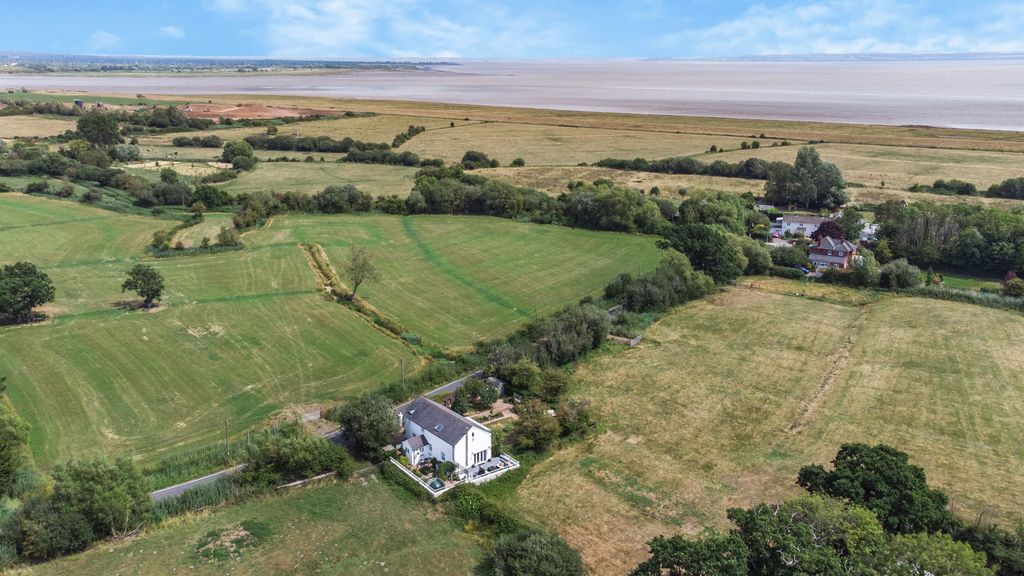 Property photo 2 of 44