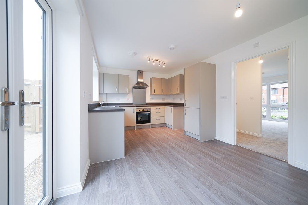 Property photo 3 of 8