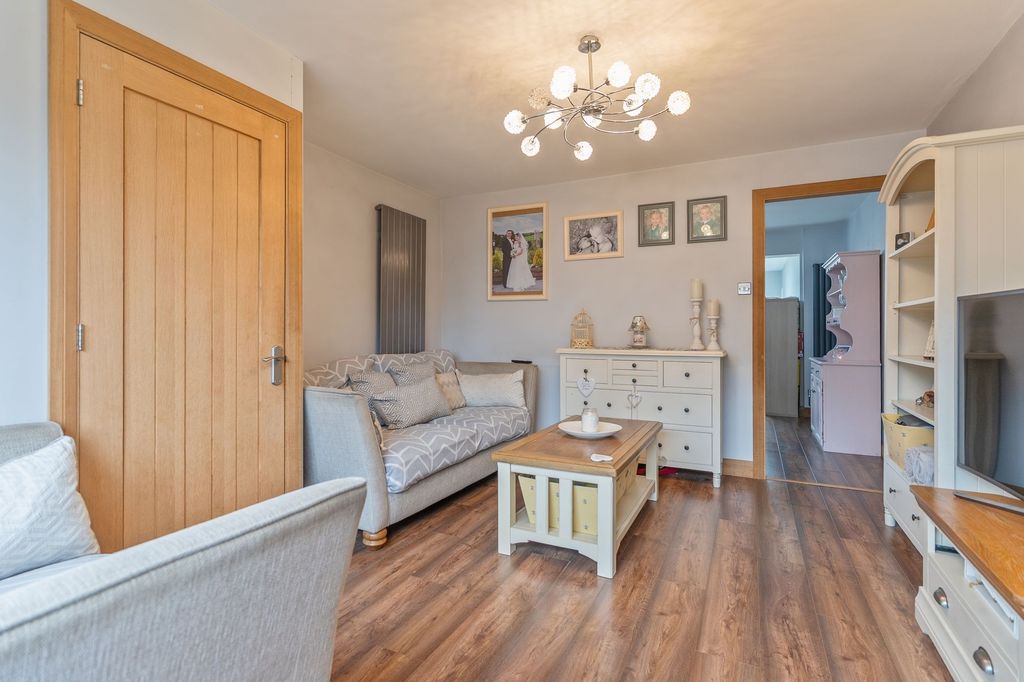 Property photo 3 of 23