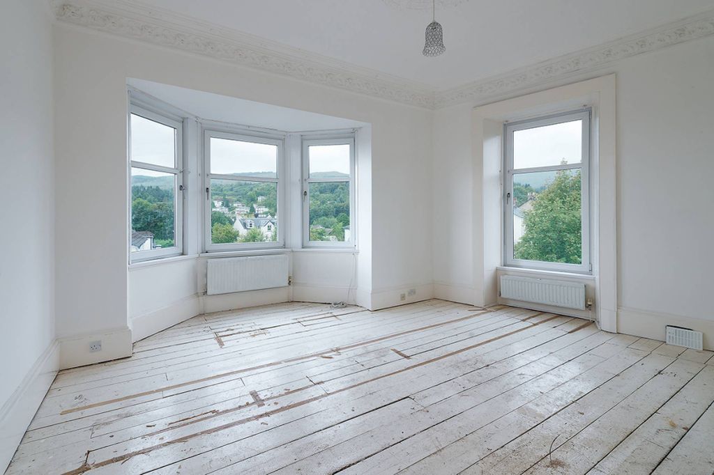 Property photo 2 of 24