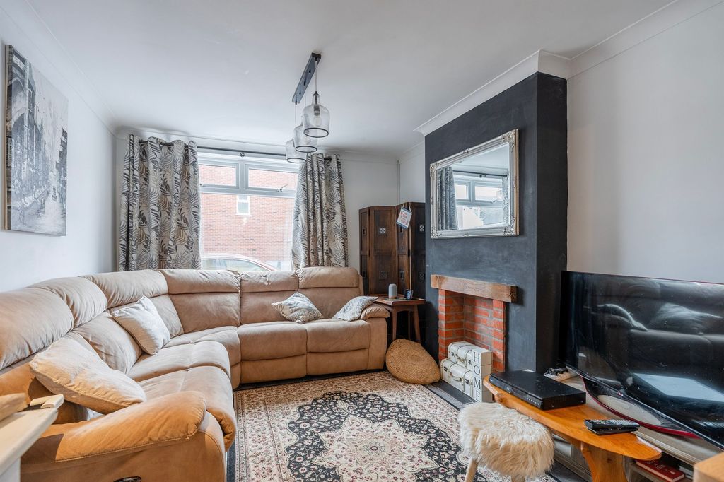 Property photo 3 of 12