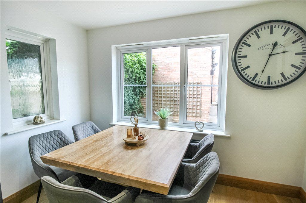Property photo 3 of 20 Dining Area
