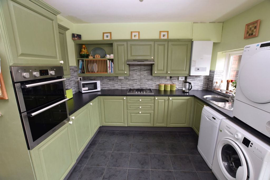 Property photo 2 of 15 2 - Picture No. 06