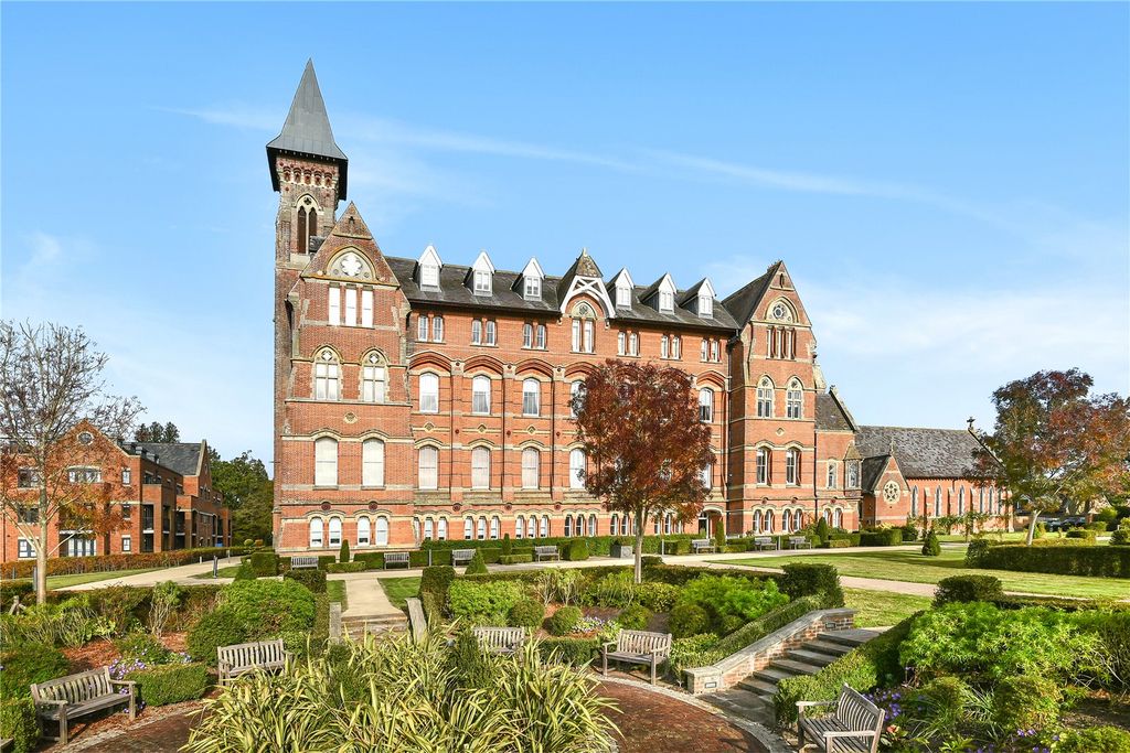 Property photo 1 of 13 External