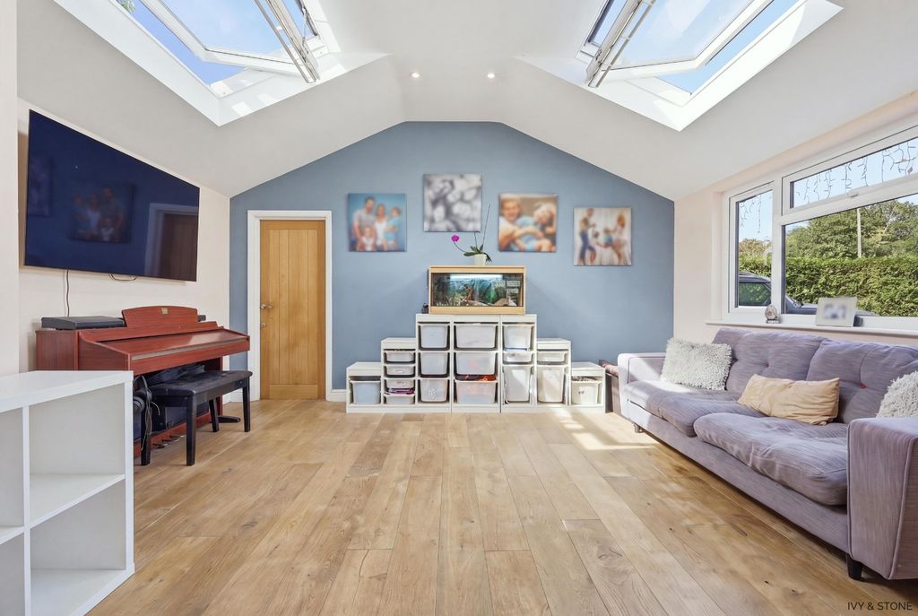 Property photo 3 of 28 5305872