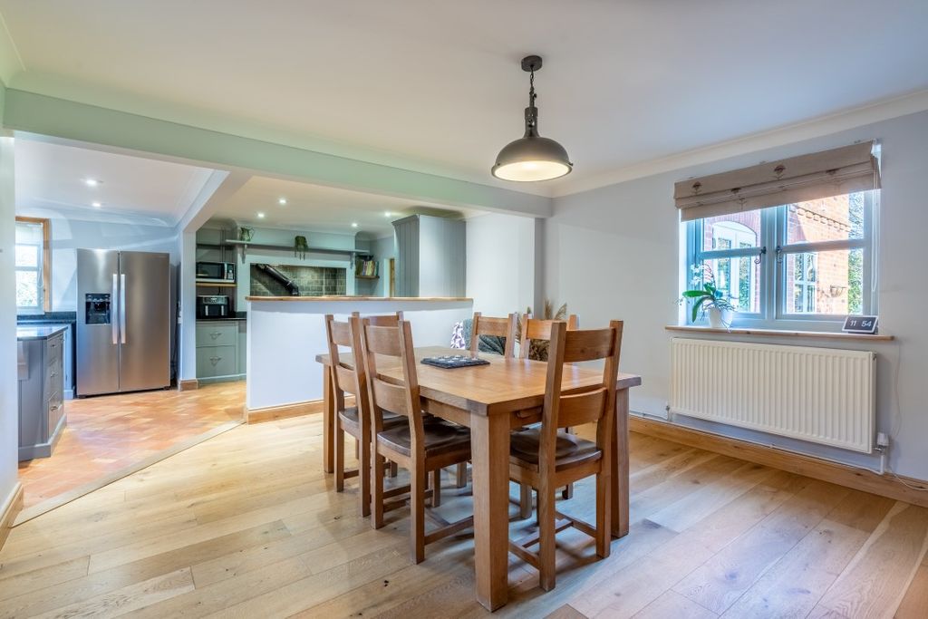 Property photo 2 of 30 Iq_00067