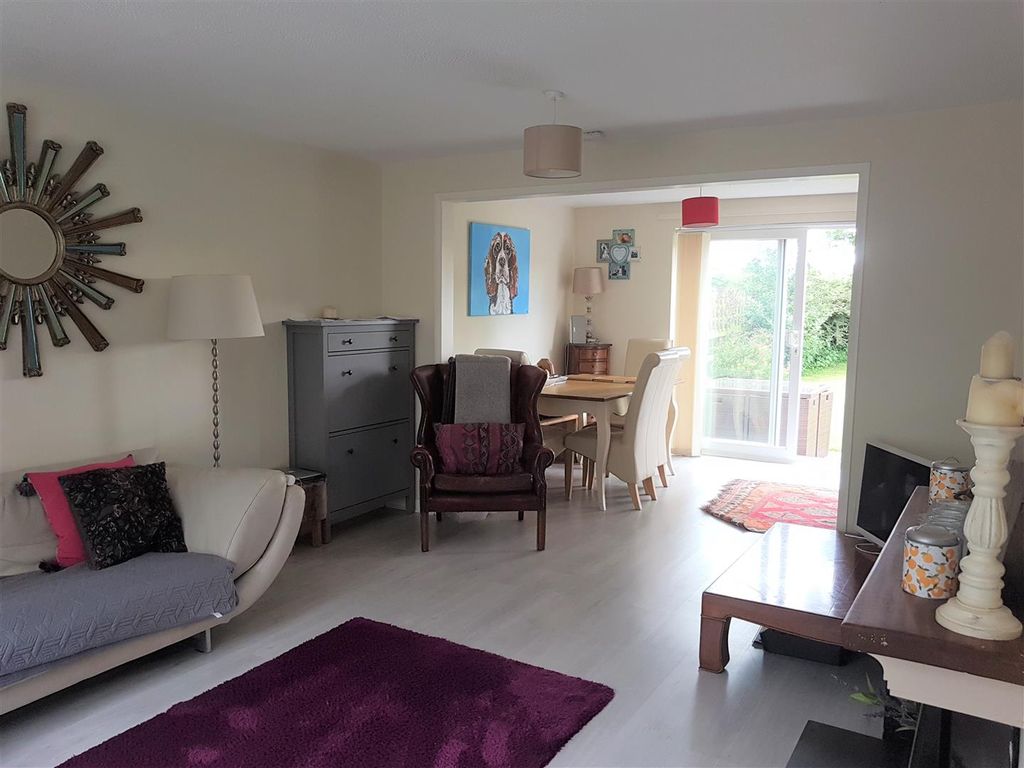 Property photo 3 of 10 Sitting Room