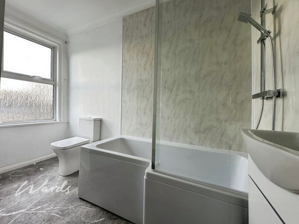 Property photo 3 of 23 Bathroom