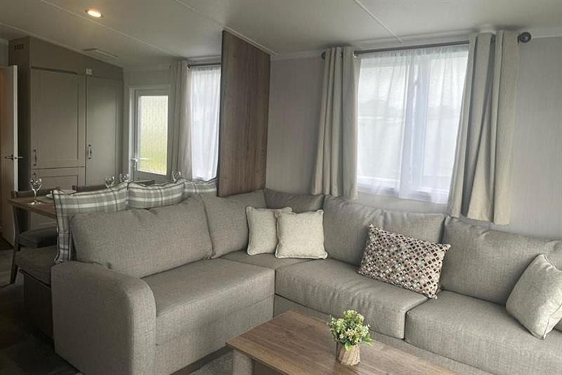 Property photo 1 of 9 007950 0 20260330 23.Jpeg