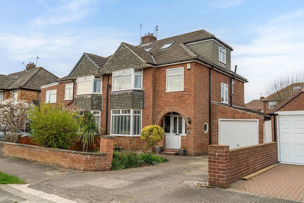 Property photo 1 of 21